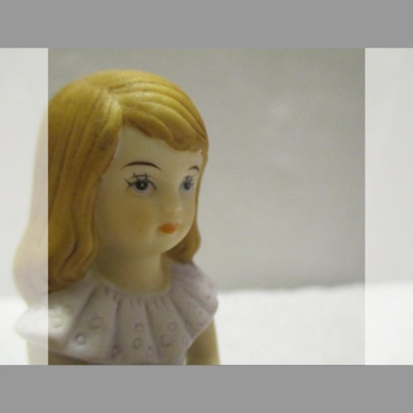 1982 Enesco GROWING UP GIRLS 8th Birthday Brunette Porcelain Figurine With Tag - Picture 6 of 12